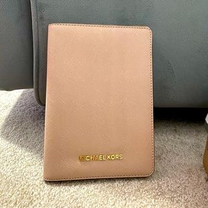 iPad Mini Michael Kors cover, Dusty Rose saffiano leather